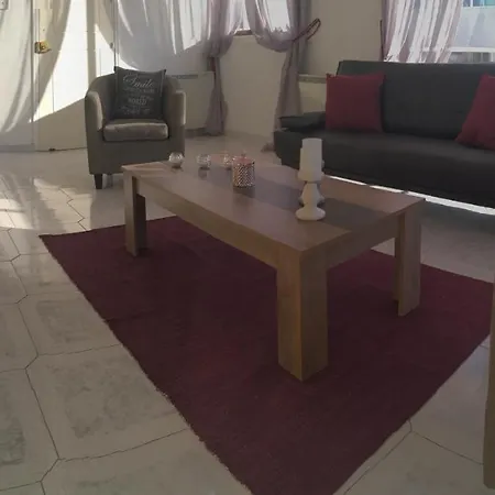 Kostas Two Bedroom Penthouse Lägenhet *